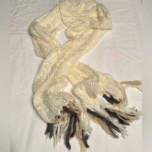 Women’s scarf